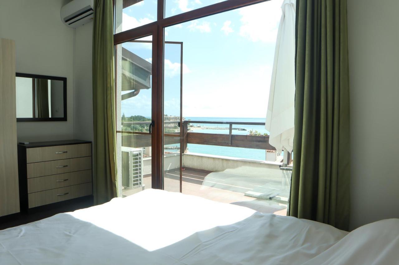 White Coast Beach Apartments Kavarna Exteriér fotografie